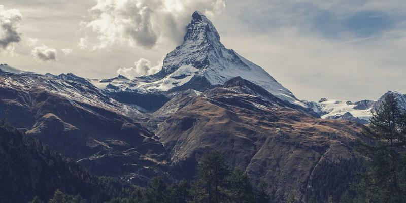 从兴趣社区到专业管理：技术论坛如何构建高效版主团队与治理机制